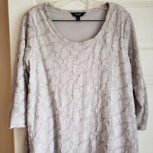 Vera Wang grey patterned blouse. Size L